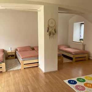 Příjemný Dům Se Zahradou Ostresany